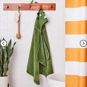 Pillowfort NWT Dinosaur Hooded Towel Green 100% Cotton